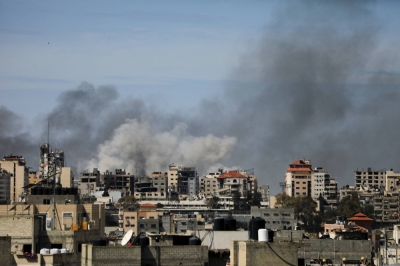 Smoke rises during an Israeli raid at Al Shifa hospital and the area around it, amid the ongoing conflict between Israel and the Islamist group Hamas, in Gaza City on Thursday. 