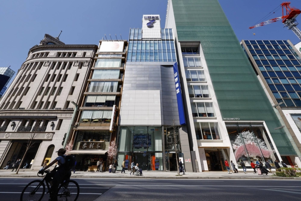 The land price for the premise of Yamano Music in Tokyo's Ginza shopping district as of Jan. 1 was the highest among surveyed locations across Japan for the 18th straight year at ¥55.70 million ($368,000) per square meter.