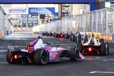 Formula E drivers prepare for the Tokyo E-Prix during a practice session on Friday in the capital's Odaiba district.