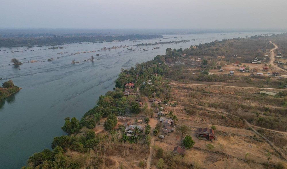 Inn Chey, one of an estimated seven communities in Cambodia’s Kratie Province that are almost entirely from the Kuy ethnic minority, is isolated on the banks of the Mekong River. Until last year, the village was completely inaccessible by land during the rainy season.