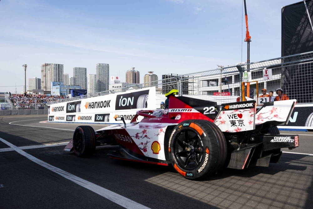Nissan's Oliver Rowland races in the first Tokyo E-Prix on Saturday. The Japanese team delighted the home fans with Rowland's second-place finish as Formula E made its debut in the motorsport-loving country. 