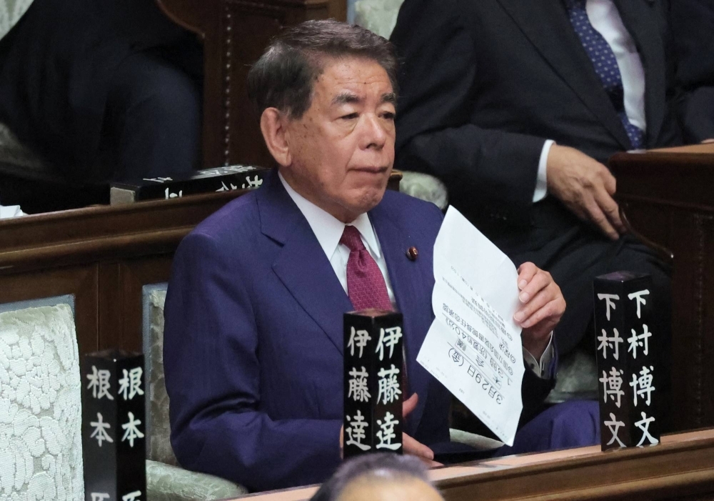 Former Liberal Democratic Party policy chief Hakubun Shimomura attends a Lower House plenary session on Friday.