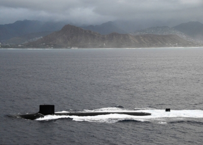 Virginia-class attack submarine USS Hawaii passes by Diamond Head crater on Oahu in Hawaii in July 2009.