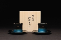 The pair of Wajima-nuri wooden coffee cups presented to U.S. President Joe Biden from Prime Minister Fumio Kishida | Japanese Foreign Ministry / via Jiji