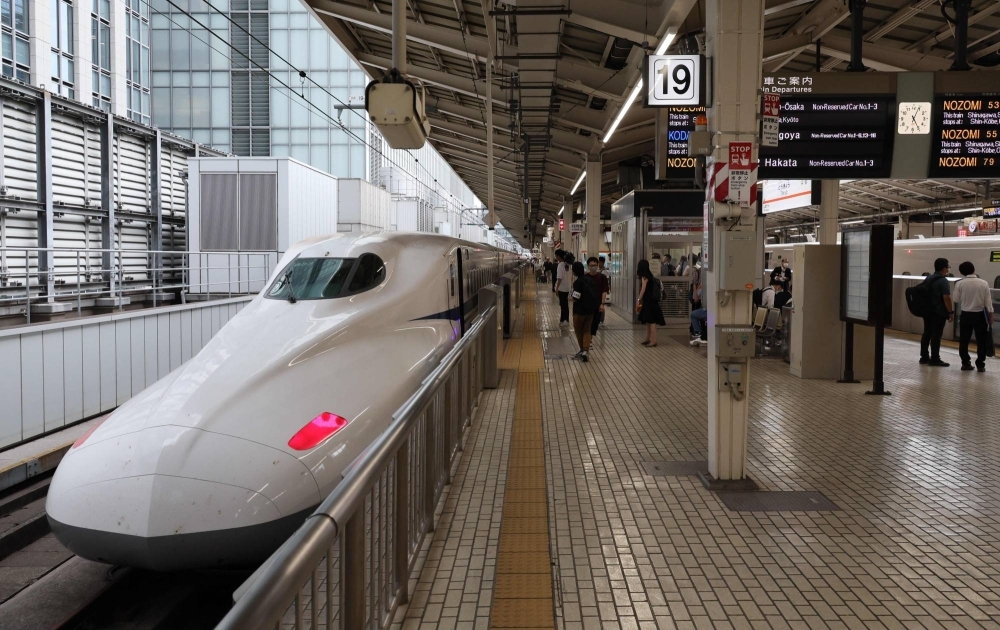 A Tokaido shinkansen. It is unclear whether the snake was venomous or how it ended up on the train, and there was no injury or panic among passengers.