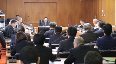 Members of the town assembly of Genkai, Saga Prefecture, discuss on Wednesday whether to accept a survey to examine the town's suitability for hosting a final disposal site for high-level radioactive waste.