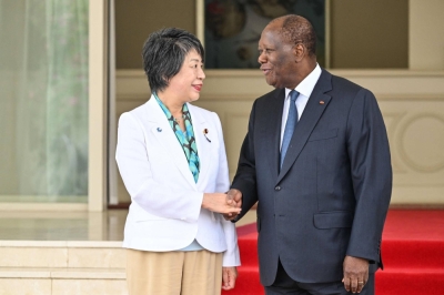 Foreign Minister Yoko Kamikawa meets with Ivorian President Alassane Ouattara in Abidjan on April 29.