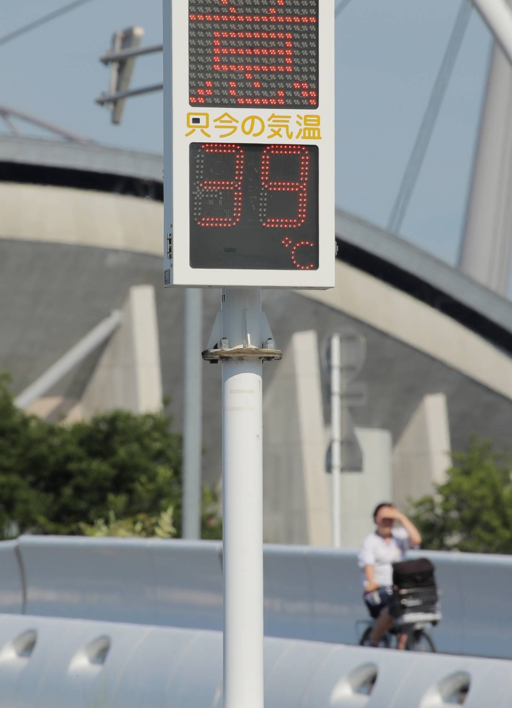 During periods of extreme heat, cooking most of your weekly meals at once can cut down on the time you need to stand next to a hot stove. During periods of extreme heat, cooking most of your weekly meals at once can cut down on the time you need to stand next to a hot stove.