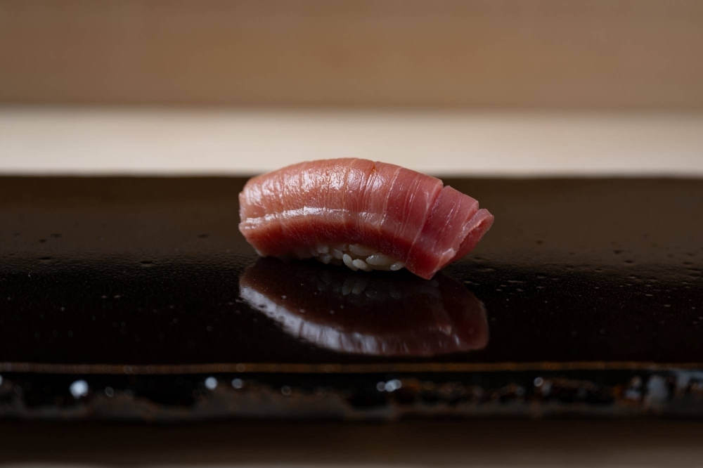 When it is in season, 'maguro' (tuna) from the Sea of Japan is one of the mainstay menu items at Tokiwa Sushi. When it is in season, 'maguro' (tuna) from the Sea of Japan is one of the mainstay menu items at Tokiwa Sushi.