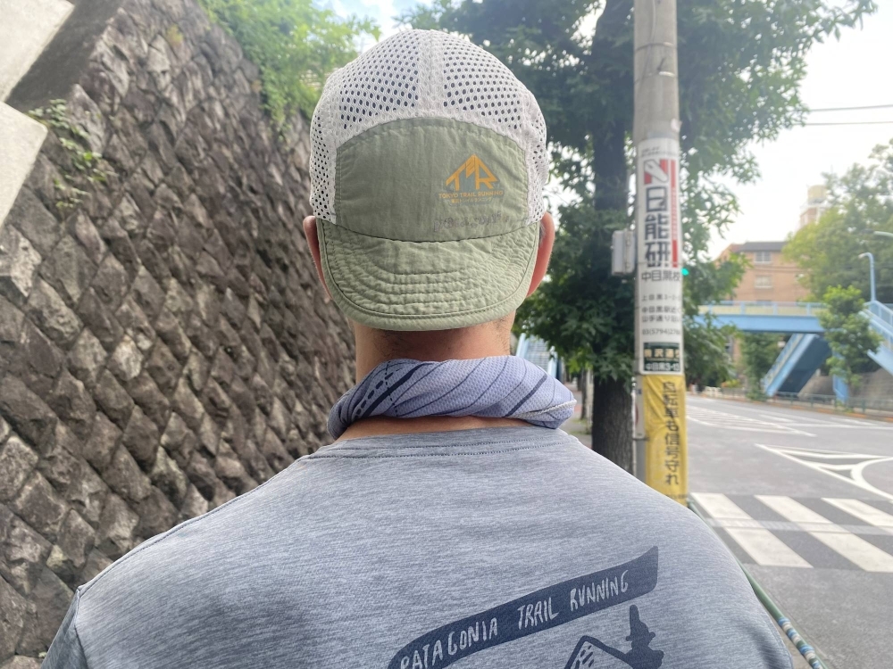 The ice bandana (pitcured here) might take some practice to get the twists done right, or you can purchase a purpose-made item online. The ice bandana (pitcured here) might take some practice to get the twists done right, or you can purchase a purpose-made item online.