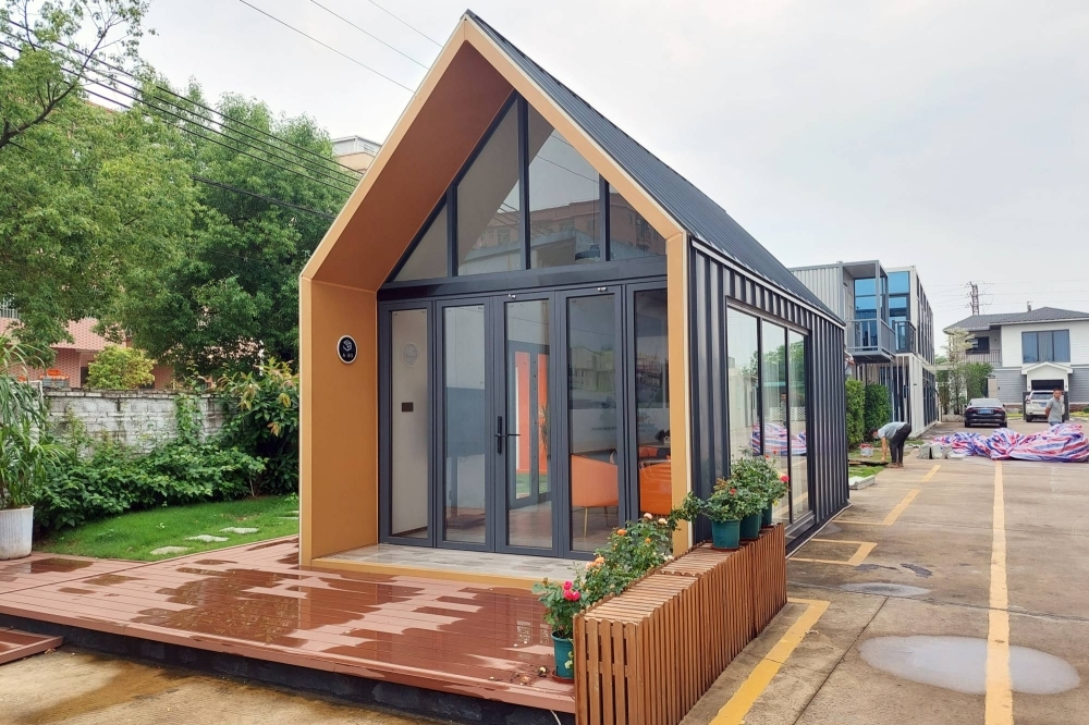 Una cabina del tamaño de un contenedor producida por la empresa de Zheng Weirong Una cabina del tamaño de un contenedor producida por la empresa de Zheng Weirong