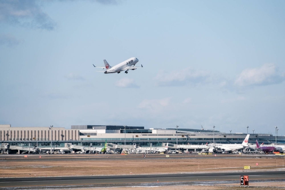 A JAL aircraft takes off from New Chitose Airport in Chitose, Hokkaido, in December 2023. Slow progress in many areas shows just how challenging decarbonization is for the aviation sector. A JAL aircraft takes off from New Chitose Airport in Chitose, Hokkaido, in December 2023. Slow progress in many areas shows just how challenging decarbonization is for the aviation sector.