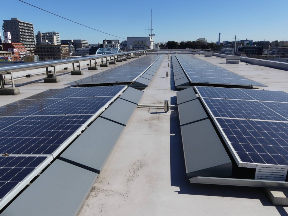 Rooftop solar panels on Soga Elementary School in the city of Chiba Rooftop solar panels on Soga Elementary School in the city of Chiba