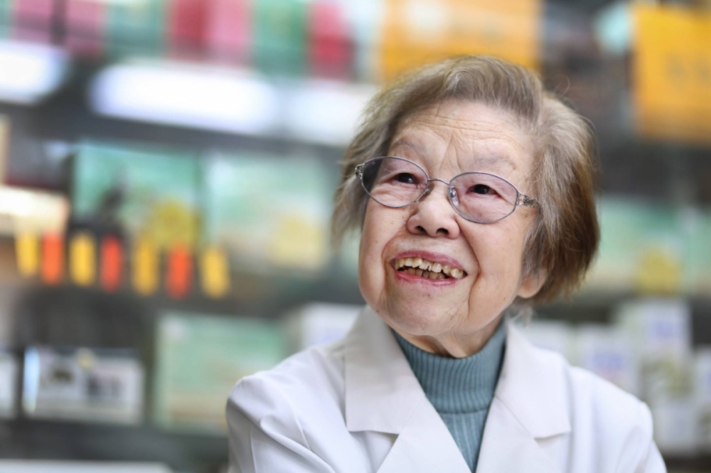 Kesa Hatamoto, a 102-year-old Japanese woman who is recognized by Guinness World Records as the world's oldest pharmacist, speaks during an interview on Jan. 28 in Tokyo's Meguro Ward. Kesa Hatamoto, a 102-year-old Japanese woman who is recognized by Guinness World Records as the world's oldest pharmacist, speaks during an interview on Jan. 28 in Tokyo's Meguro Ward.