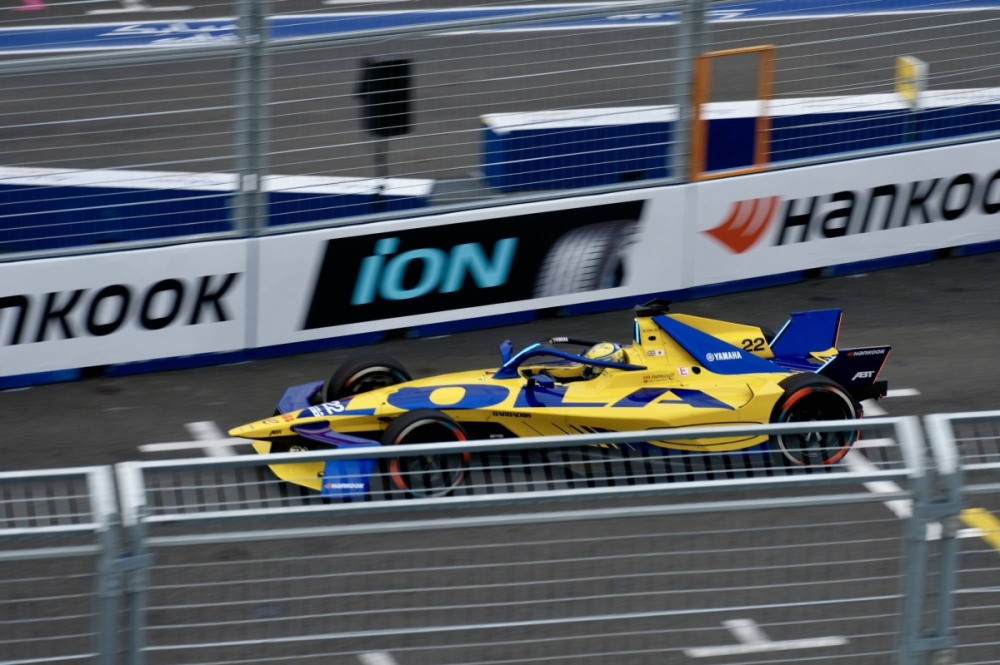 Zane Maloney drives his Yamaha-powered Lola at Tokyo Big Sight on Friday during the first practice session for the Tokyo E-Prix. Zane Maloney drives his Yamaha-powered Lola at Tokyo Big Sight on Friday during the first practice session for the Tokyo E-Prix.