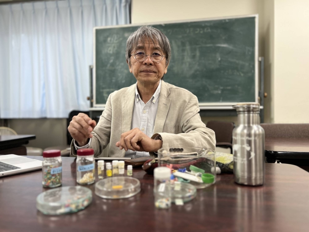 Hideshige Takada, a professor emeritus at the Tokyo University of Agriculture and Technology, is particularly concerned about the effects of chemicals added to plastics.
Hideshige Takada, a professor emeritus at the Tokyo University of Agriculture and Technology, is particularly concerned about the effects of chemicals added to plastics.