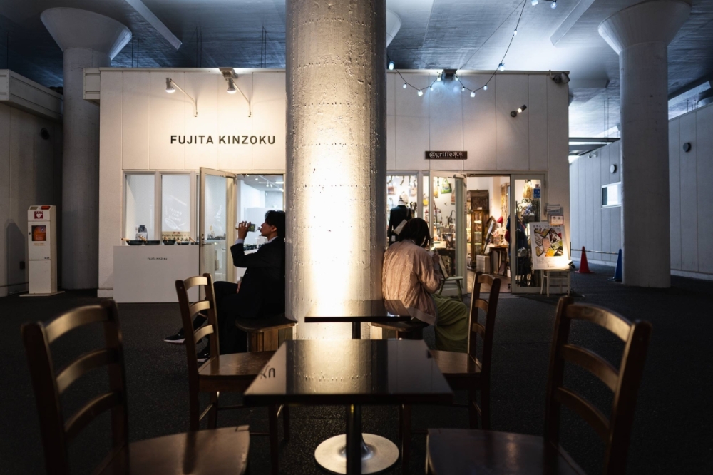 Newer retail spots must maintain the structural integrity of the railway overhead. Newer retail spots must maintain the structural integrity of the railway overhead.