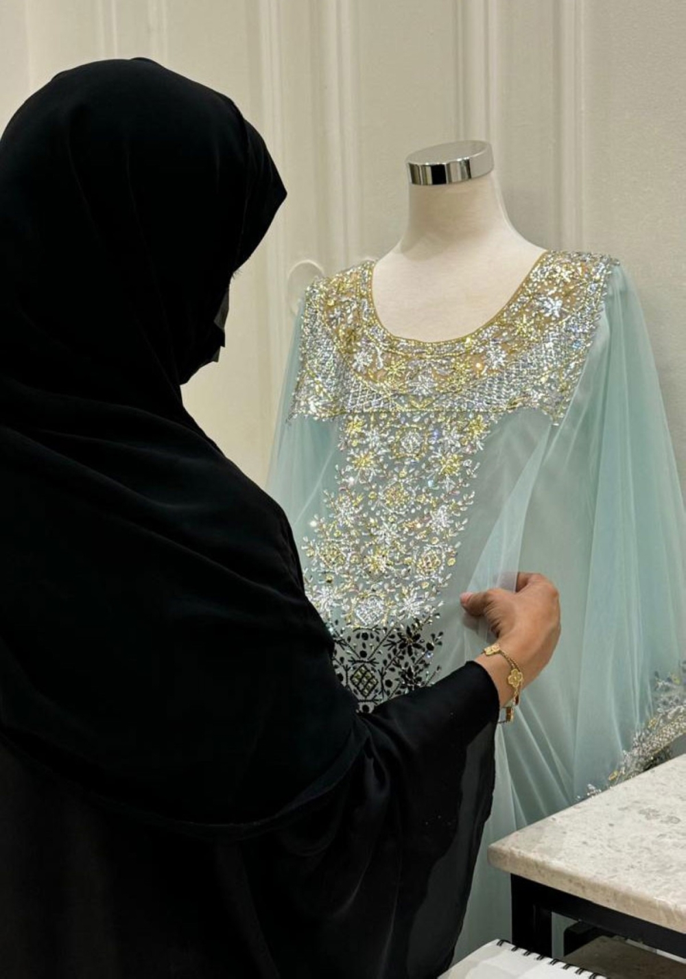 وديمة العامري تحاكي التراث بأزيائها
 وديمة العامري تحاكي التراث بأزيائها