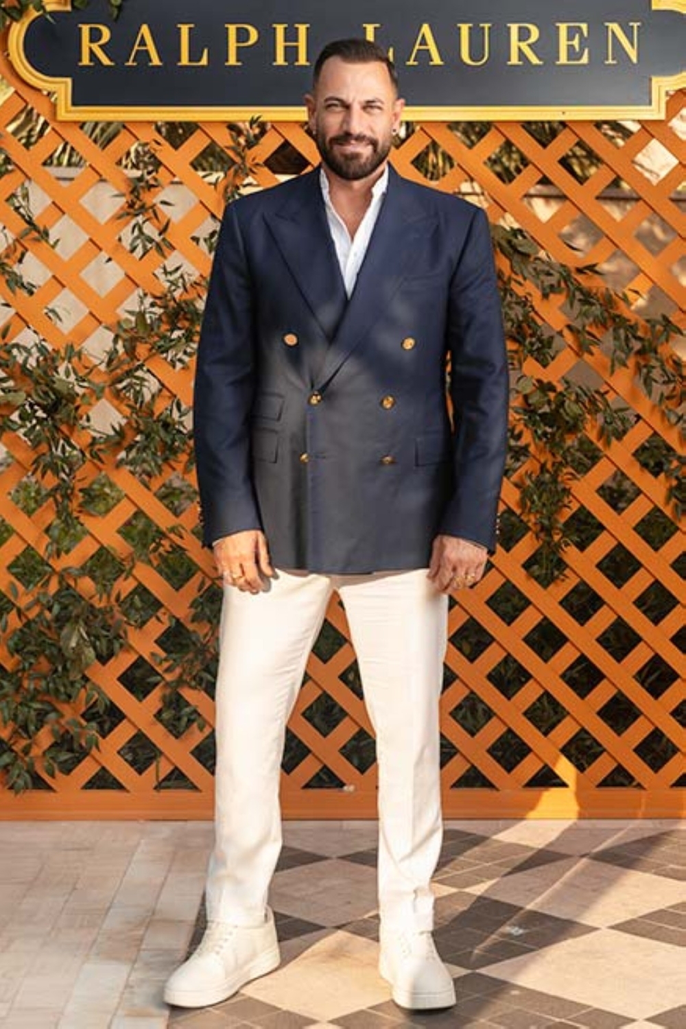 نيقولا معوض نيقولا معوض