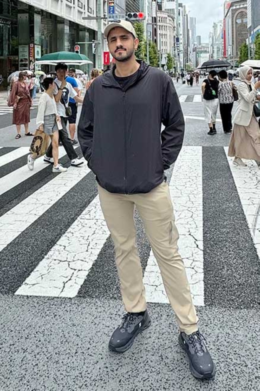 وقع في عشق العديد من المدن التي حلق في سمائها وقع في عشق العديد من المدن التي حلق في سمائها