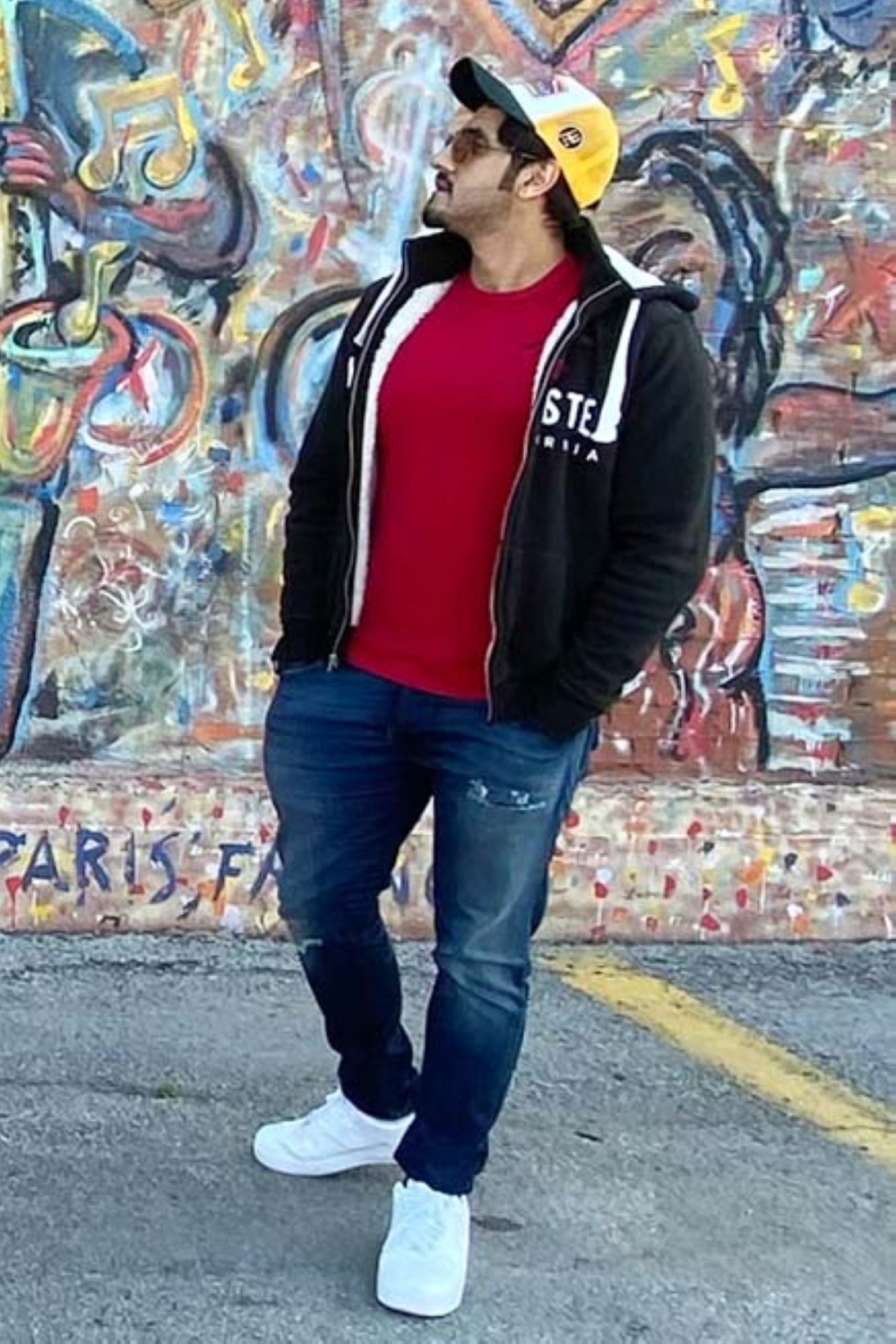 جمع بين شغف الطيران وحب السياحة والسفر جمع بين شغف الطيران وحب السياحة والسفر