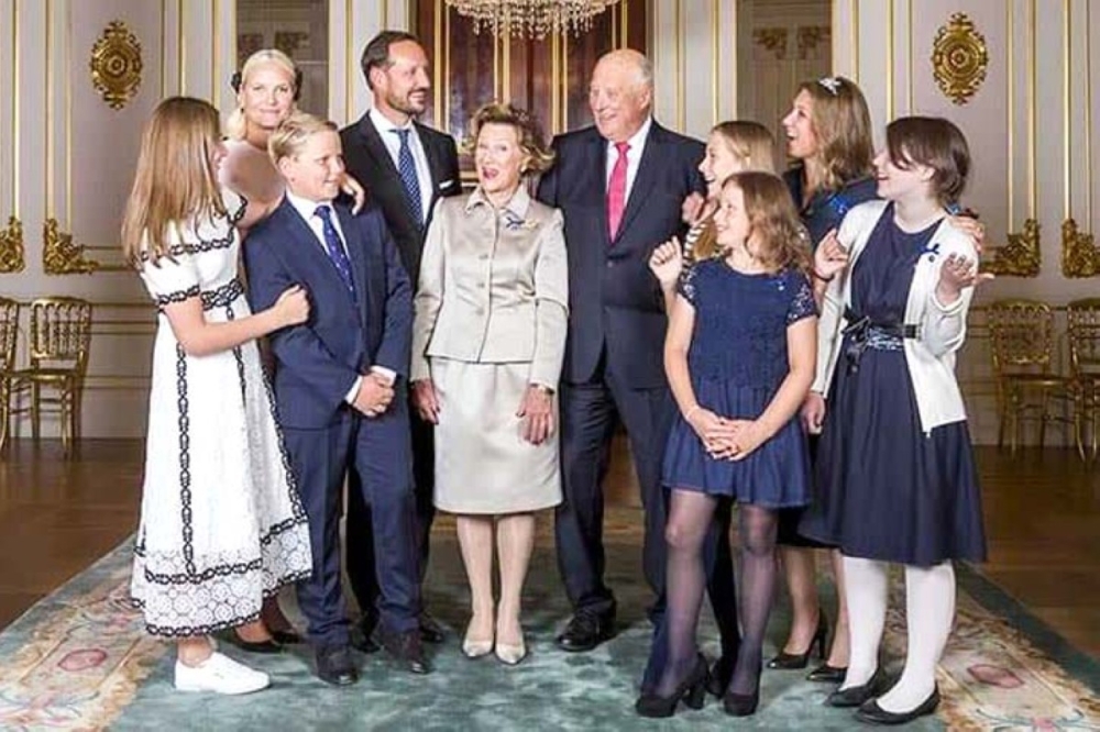 مع الأبناء والأحفاد مع الأبناء والأحفاد