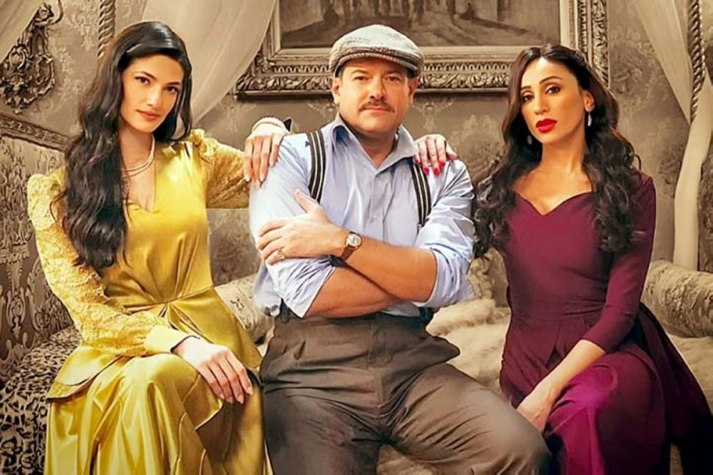 مع عمرو يوسف ودينا الشربيني في فيلم مع عمرو يوسف ودينا الشربيني في فيلم