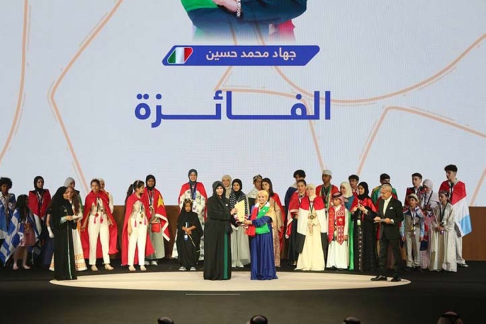لطيفة بنت محمد بن راشد تكرم جهاد محمد حسين، من إيطاليا لطيفة بنت محمد بن راشد تكرم جهاد محمد حسين، من إيطاليا