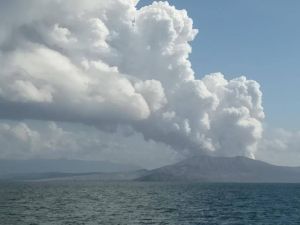 ANGRY VOLCANO Taal Volcano in Batangas erupts on Saturday, March 26, 2022. The Philippine Institute of Volcanology and Seismology ( raised Alert Level 3 and recommended the immediate evacuation of residents in the areas within the Taal Volcano Island. PHOTO BY MIKE ALQUINTO