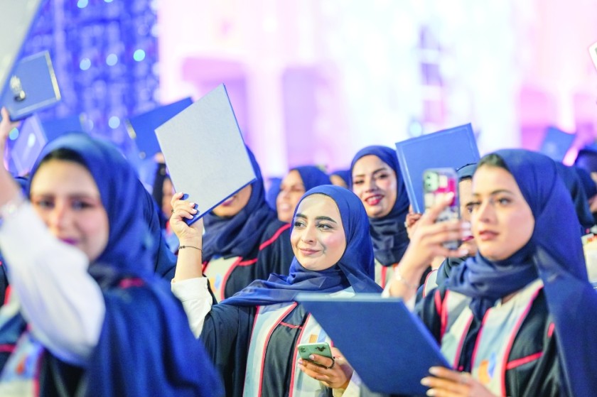 تكرس جامعة UTAS المصنعة، كلية التربية بالرستاق، الاحتفال بتفاني الطلاب وإنجازاتهم الأكاديمية.
