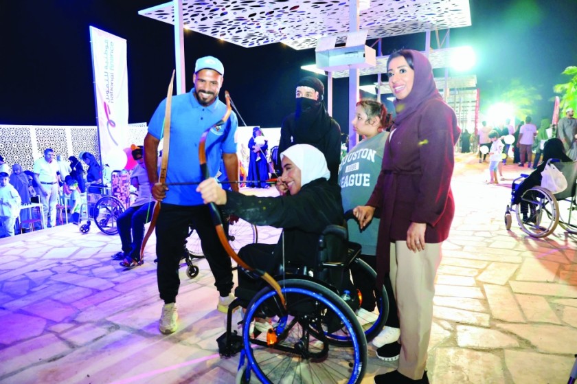 وقد نظمت صاحبة السمو السيدة حجيجة آل سعيد هذا الحدث بالتعاون مع نادي الطيران المدني.