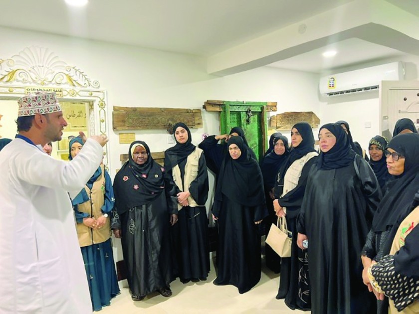 يقدم متحف نزوى رحلة غامرة إلى ماضي نزوى اللامع